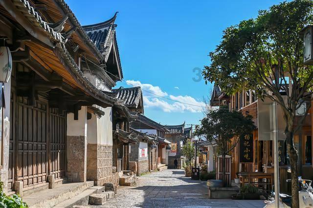 仅600块的徕卡手机:1英寸超大底相机+240HZ高刷屏+超声波指纹